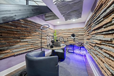 Tiny photo for 2009 Skyelar Court, Highland Park, IL 60035 (MLS # 12613254)