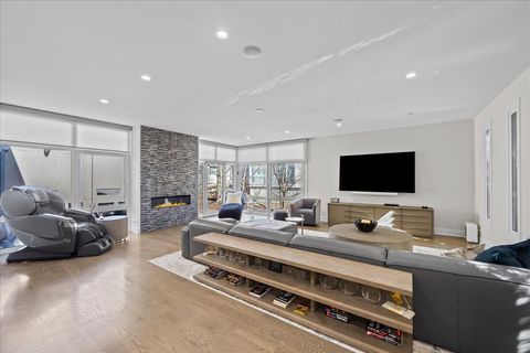 Tiny photo for 2009 Skyelar Court, Highland Park, IL 60035 (MLS # 12613254)