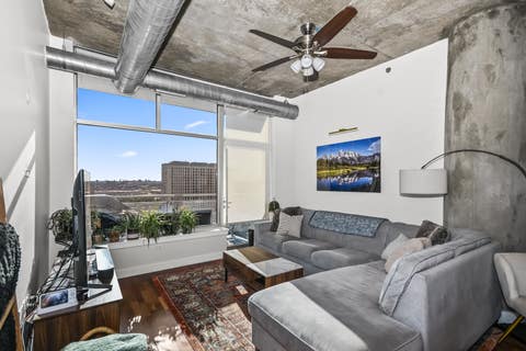 Tiny photo for 1305 S Michigan Avenue #1402, Chicago, IL 60605 (MLS # 12729384)