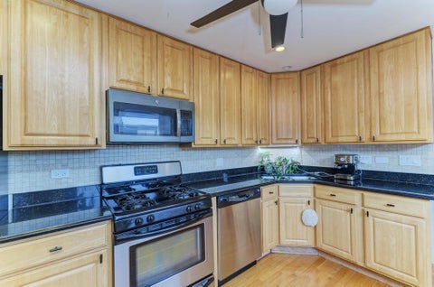 Tiny photo for 7453 N Sheridan Road #3B, Chicago, IL 60626 (MLS # 12757807)