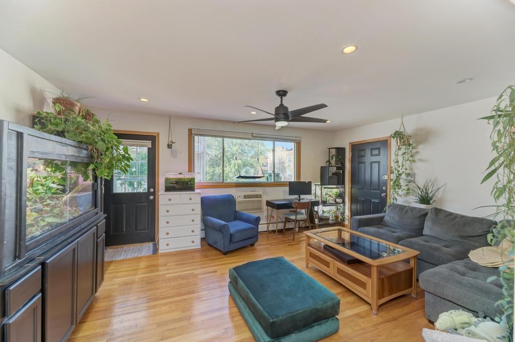 7453 N Sheridan Road 3B