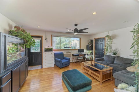 Tiny photo for 7453 N Sheridan Road #3B, Chicago, IL 60626 (MLS # 12757807)