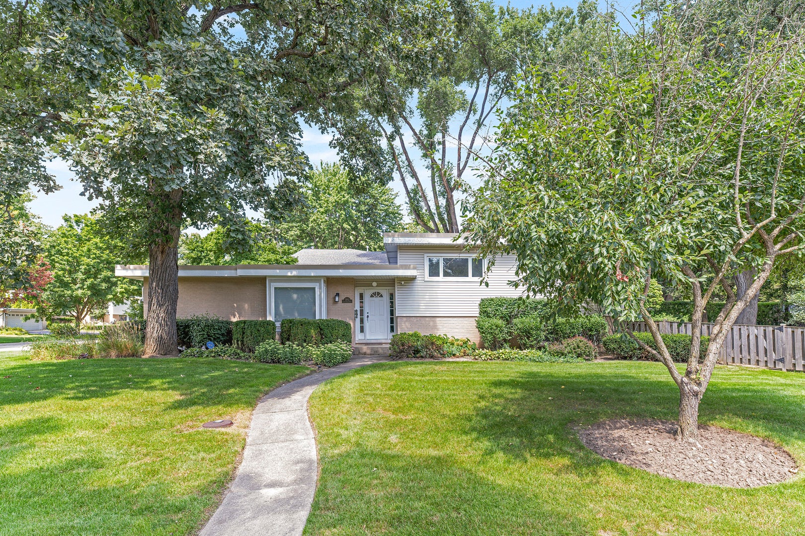 2843 Twin Oaks Drive