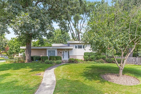 Photo of 2843 Twin Oaks Drive, Highland Park, IL 60035 (MLS # 12735177)
