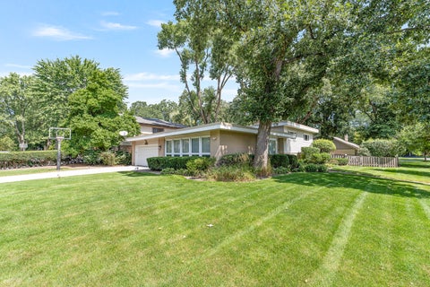 Tiny photo for 2843 Twin Oaks Drive, Highland Park, IL 60035 (MLS # 12735177)