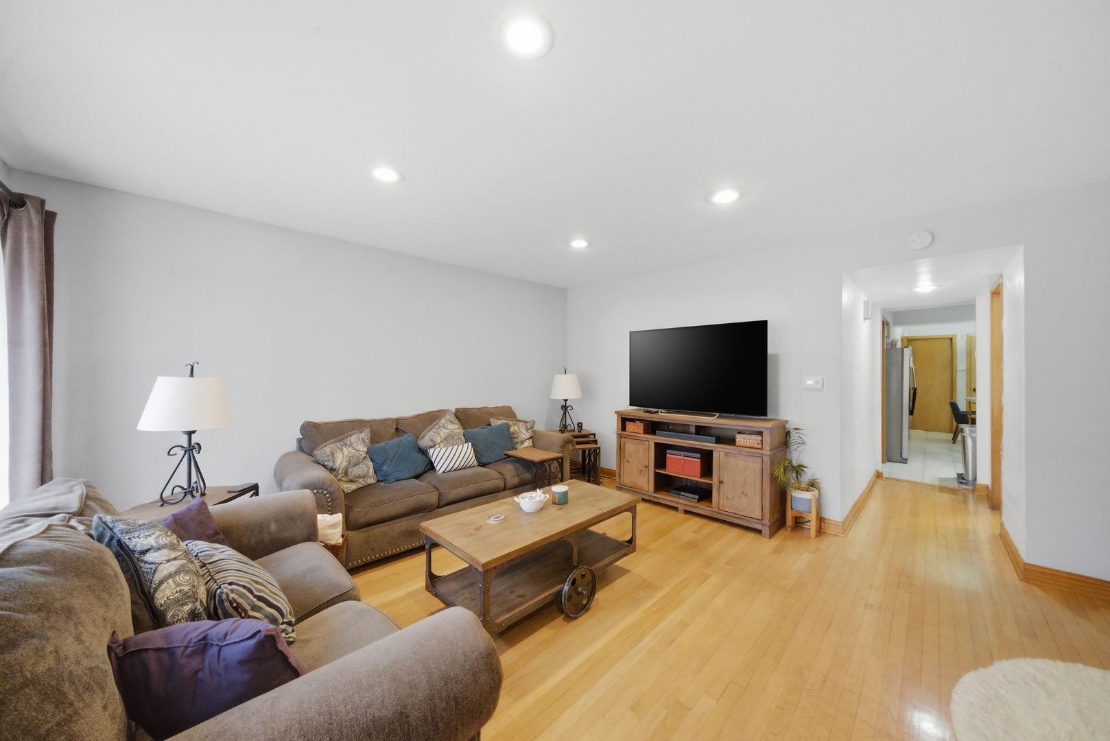 2049 N Kildare Avenue