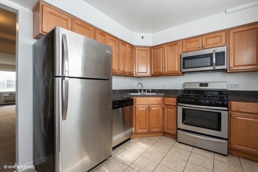2003 W Touhy Avenue 203
