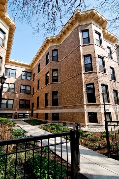 842 W NEWPORT Avenue 1N Chicago IL 60657