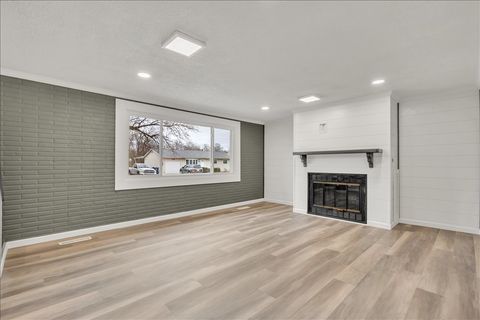 Tiny photo for 3206 MAGNOLIA Court, Bettendorf, IA 52722 (MLS # 12607383)