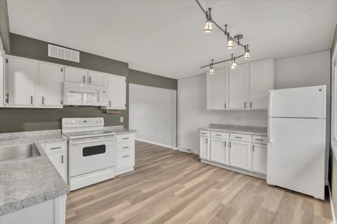 Tiny photo for 3206 MAGNOLIA Court, Bettendorf, IA 52722 (MLS # 12607383)