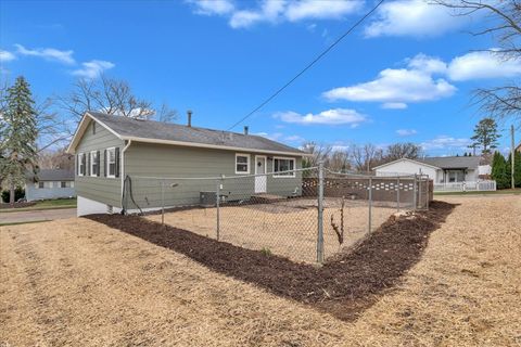 Tiny photo for 3206 MAGNOLIA Court, Bettendorf, IA 52722 (MLS # 12607383)