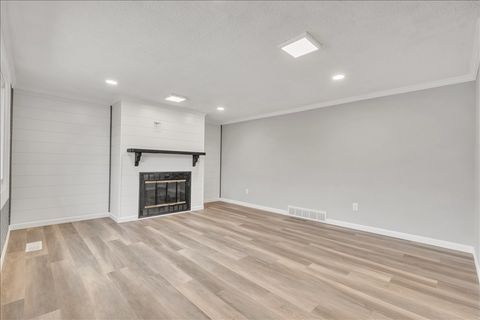 Tiny photo for 3206 MAGNOLIA Court, Bettendorf, IA 52722 (MLS # 12607383)