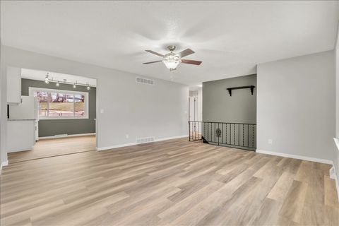 Tiny photo for 3206 MAGNOLIA Court, Bettendorf, IA 52722 (MLS # 12607383)