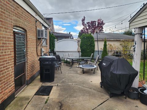 Tiny photo for 4100 W 81st Place, Chicago, IL 60652 (MLS # 12528392)