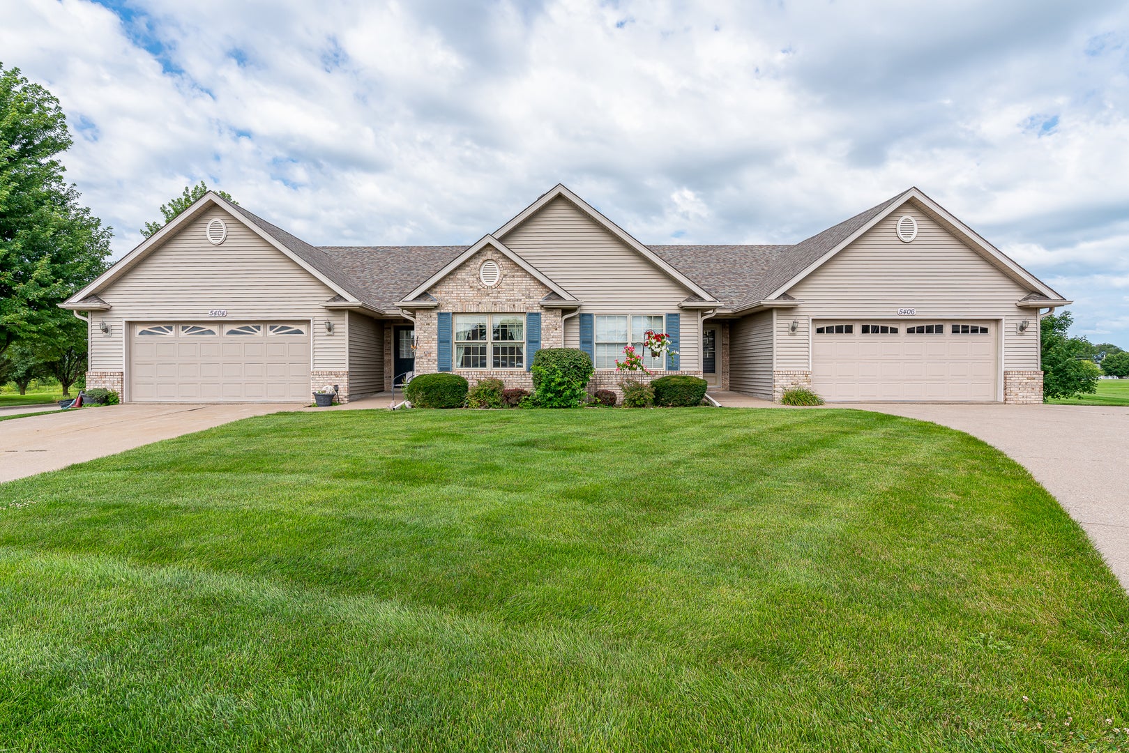 5406 Villa Court