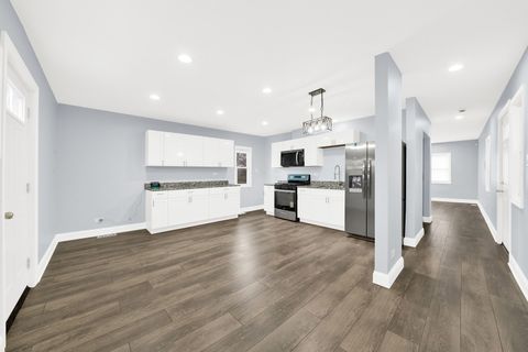Tiny photo for 5700 S Lowe Avenue, Chicago, IL 60621 (MLS # 12619338)