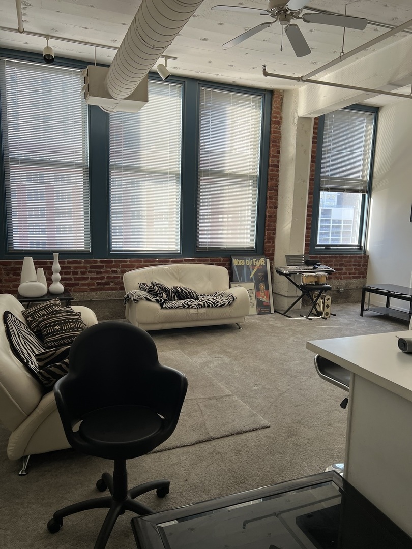 124 W Polk Street 503