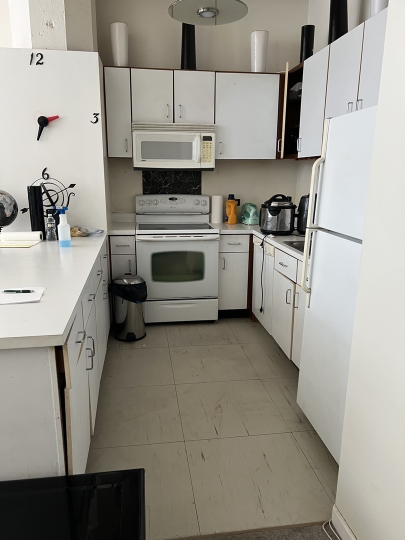 124 W Polk Street 503