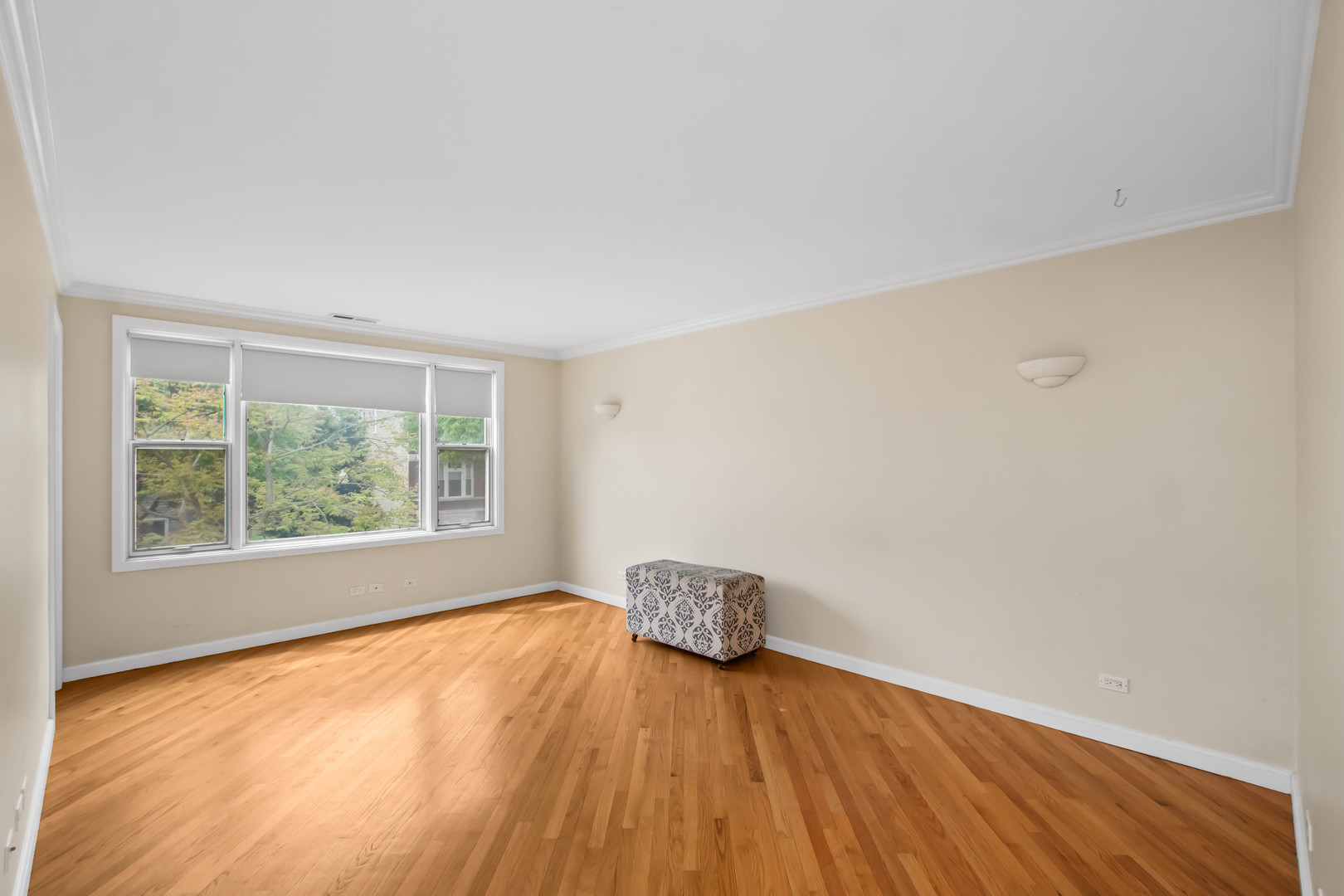 2238 W 21st Place