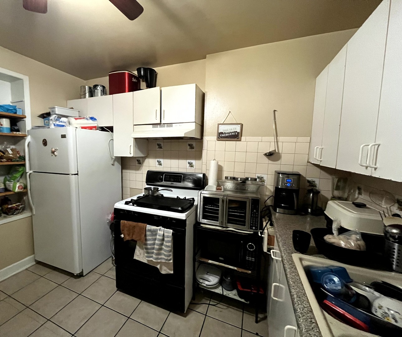 4265 W Montrose Avenue