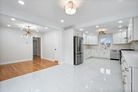 Tiny photo for 7241 N Mcvicker Avenue, Chicago, IL 60646 (MLS # 12536485)