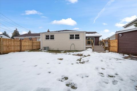 Tiny photo for 7241 N Mcvicker Avenue, Chicago, IL 60646 (MLS # 12536485)