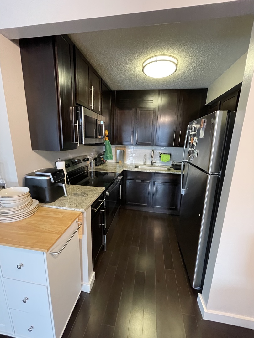 77 W Huron Street 1803