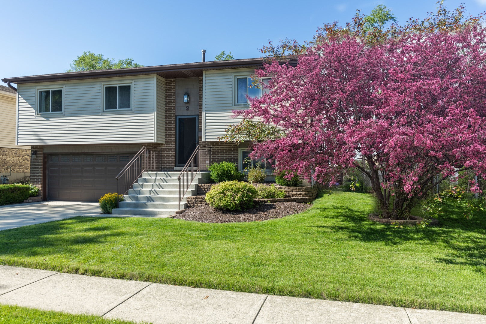 2 Oakwood Drive