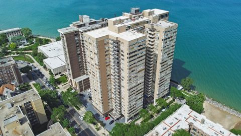 6301 N Sheridan Road 14G Chicago IL 60660