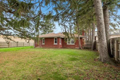 Tiny photo for 905 S Martin Luther King Jr Avenue, Waukegan, IL 60085 (MLS # 12613662)