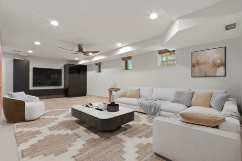 Tiny photo for 5338 N Ashland Avenue, Chicago, IL 60640 (MLS # 12457513)