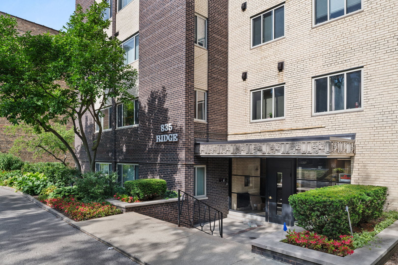 835 Ridge Avenue 408
