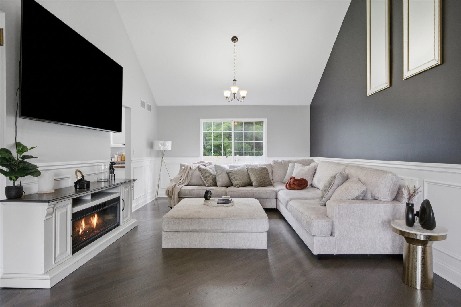 2555 Cobblestone Court