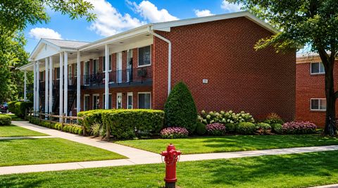 Photo of 323 N Princeton Avenue #8, Villa Park, IL 60181 (MLS # 12638412)