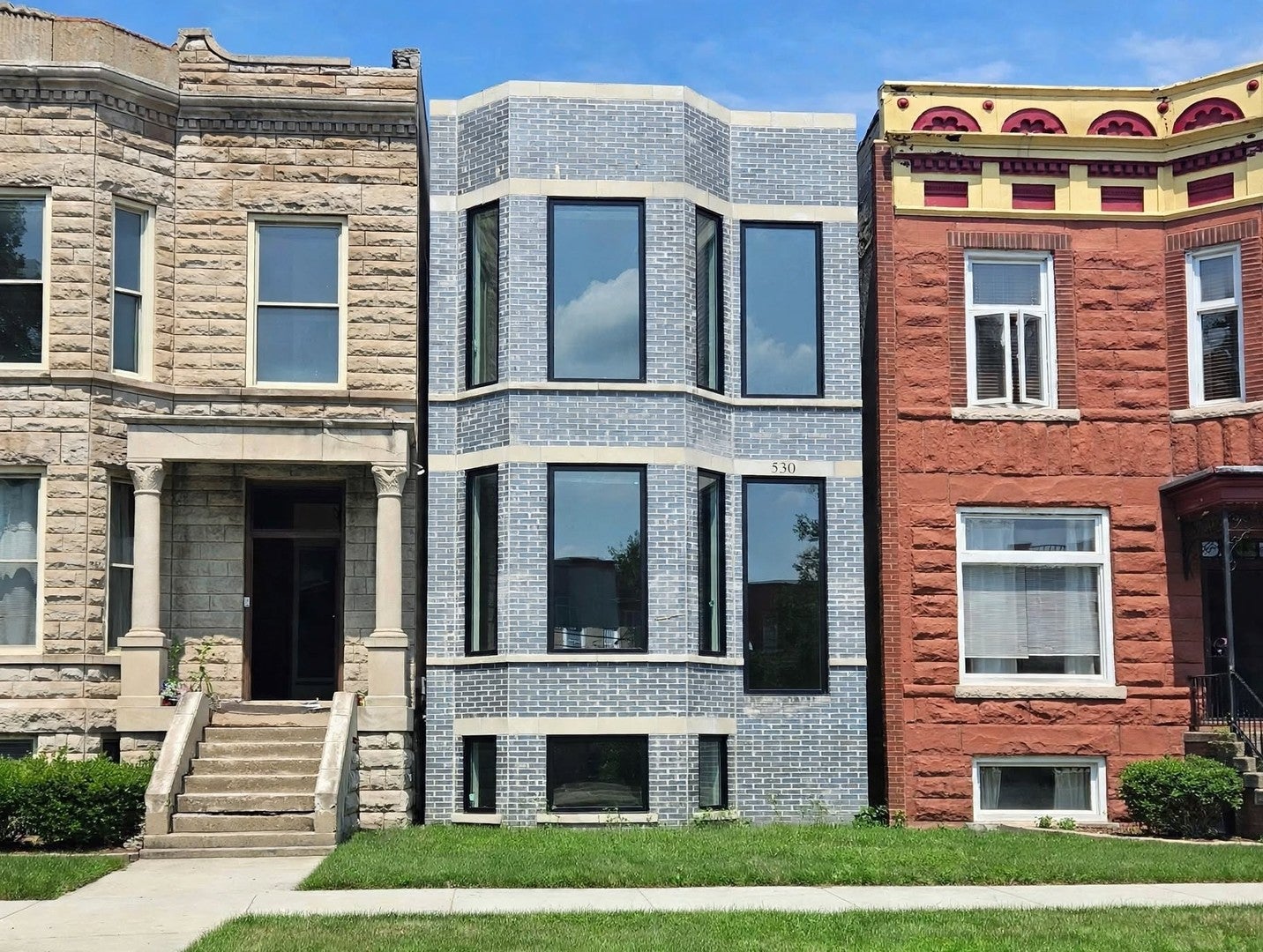 530 E 44TH Place