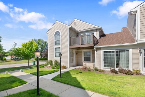 Photo of 401 Le Parc Circle, Buffalo Grove, IL 60089 (MLS # 12665917)