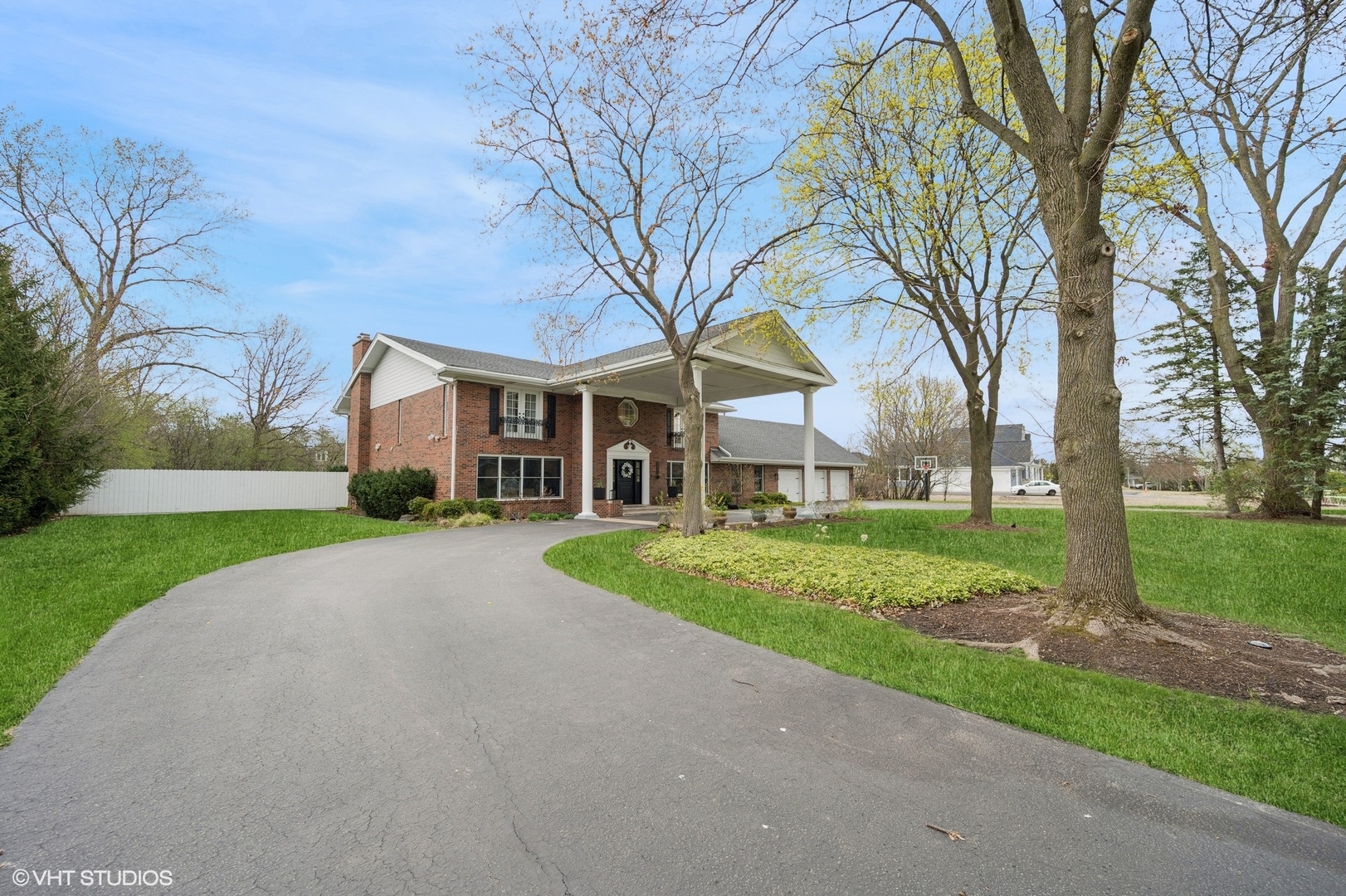 2051 Churchill Lane