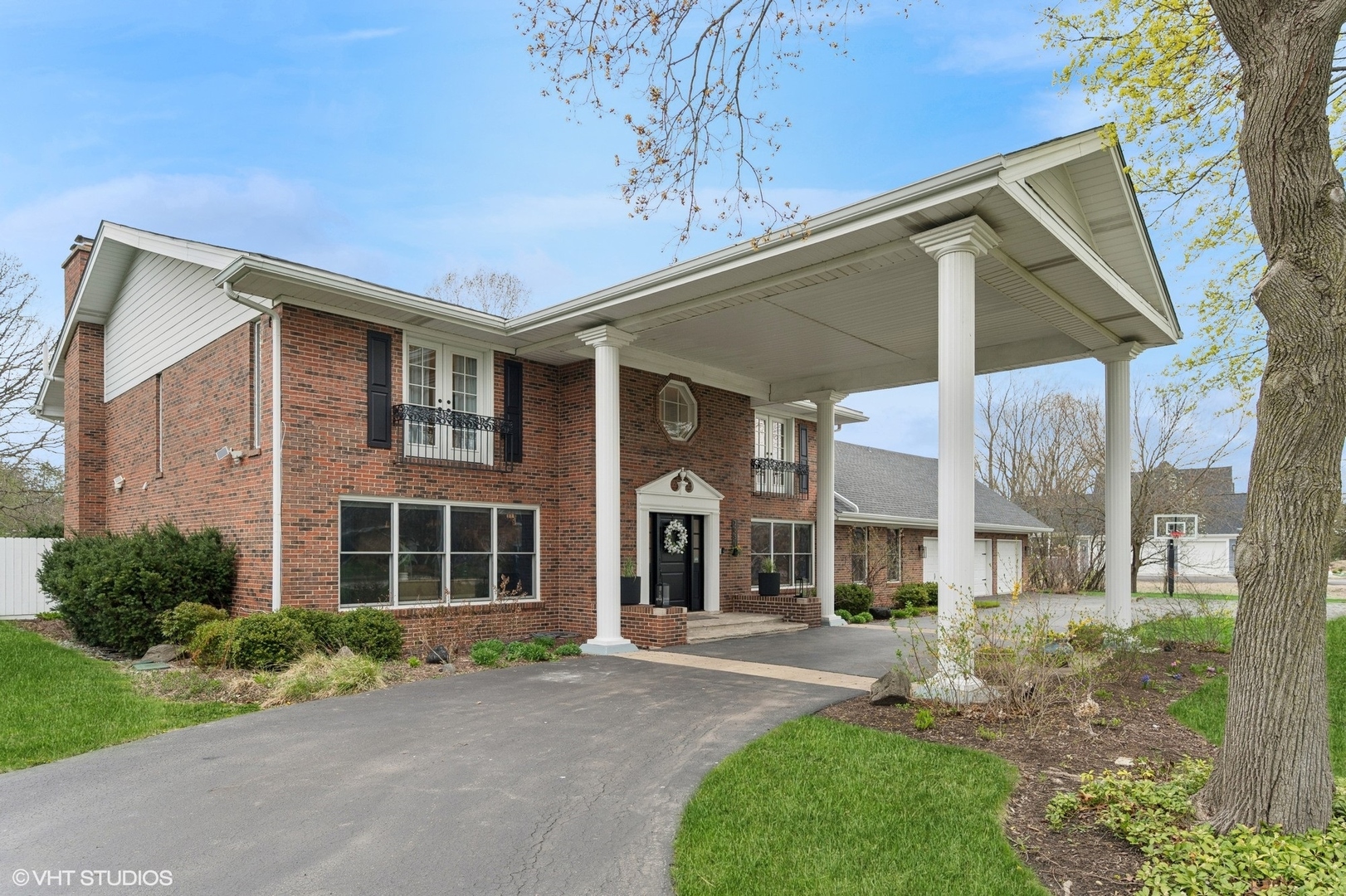 2051 Churchill Lane