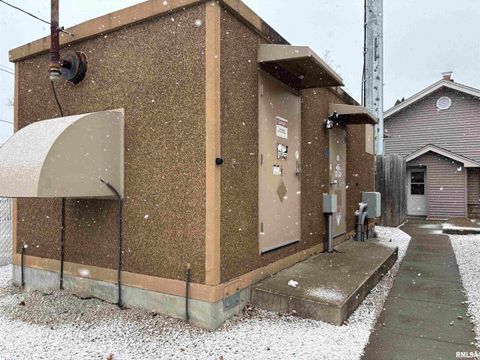 Tiny photo for 3316 AVENUE OF THE CITIES, Moline, IL 61265 (MLS # QC4259697)