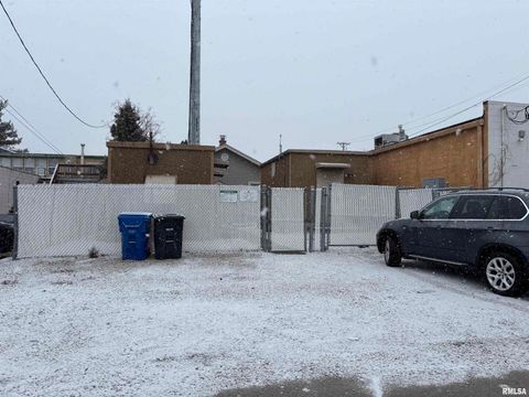 Tiny photo for 3316 AVENUE OF THE CITIES, Moline, IL 61265 (MLS # QC4259697)