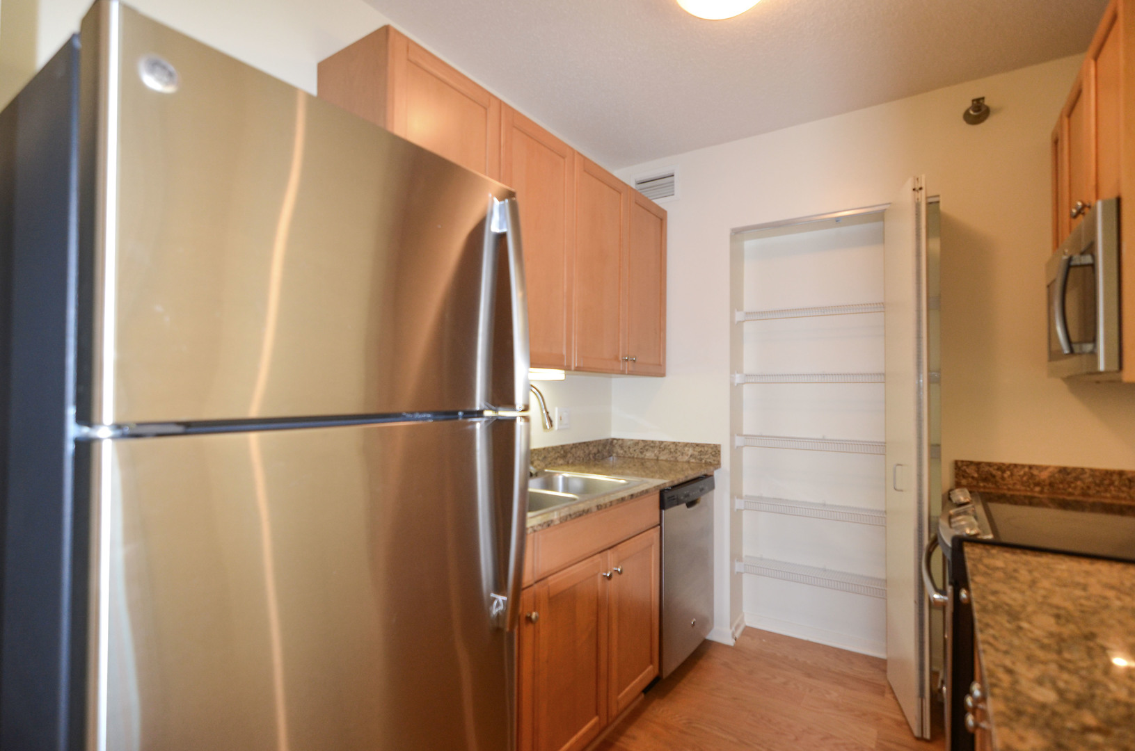 400 N La Salle Drive 1506