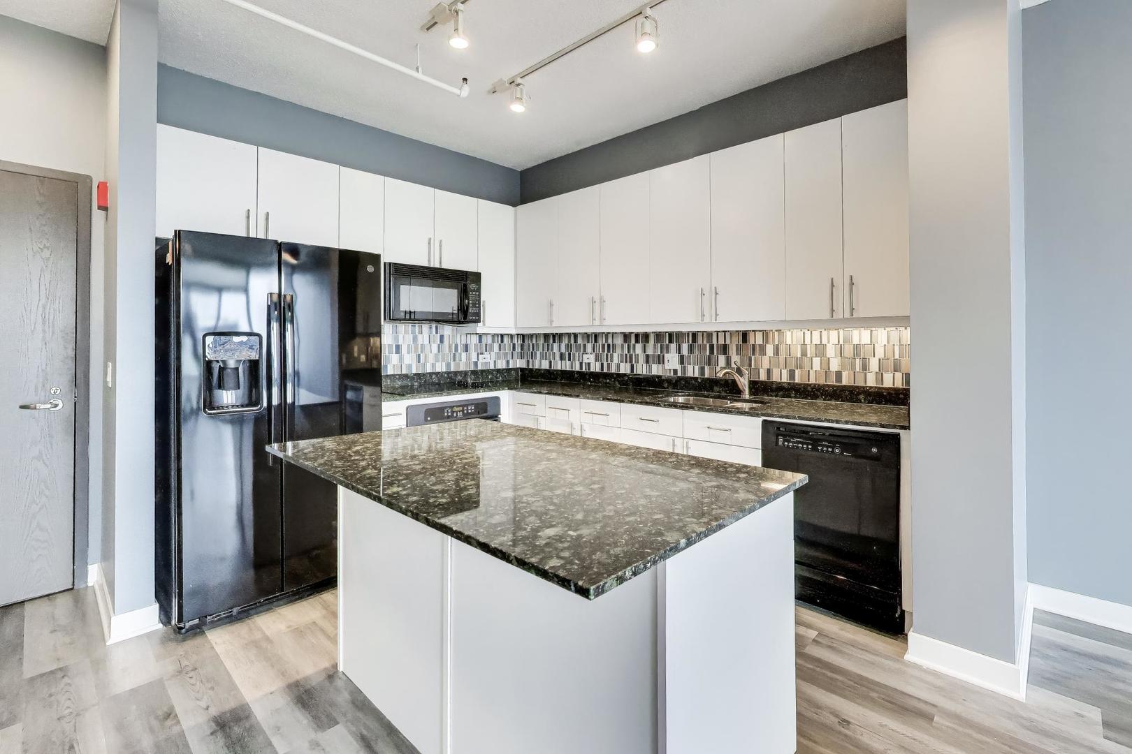 737 W WASHINGTON Boulevard 1109