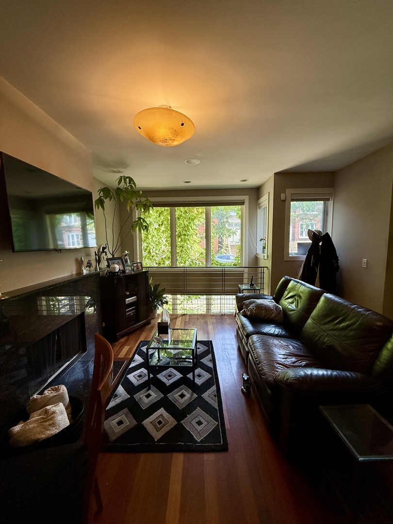 1621 W Le Moyne Street 1W