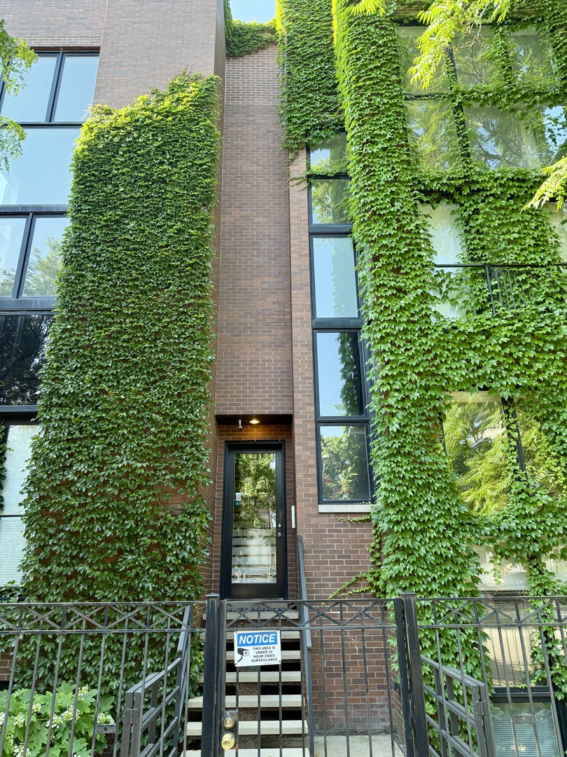 1621 W Le Moyne Street 1W