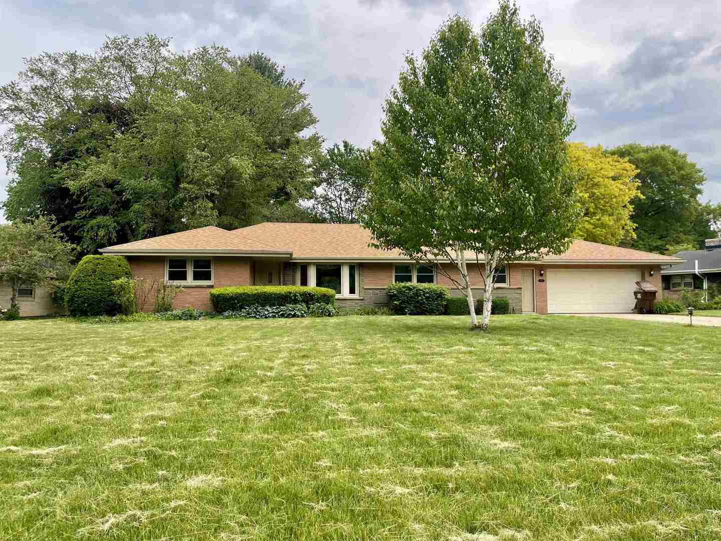 1915 Greenfield Lane