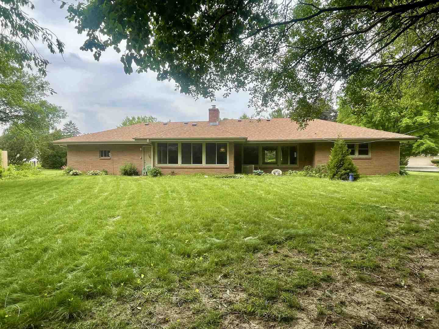 1915 Greenfield Lane