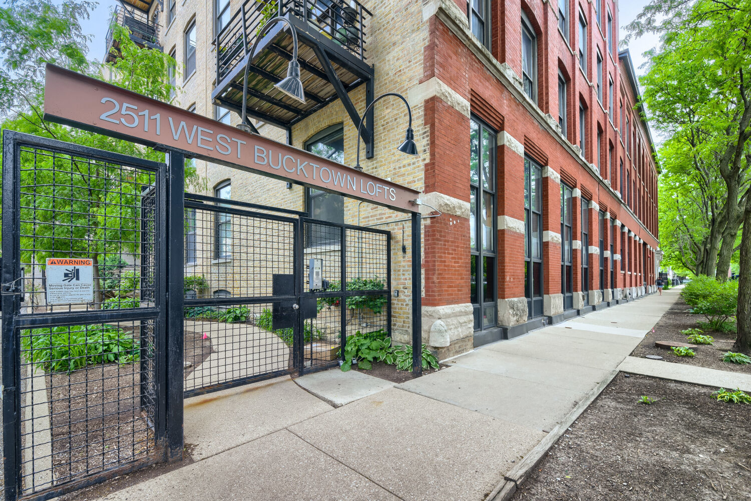 2511 W Moffat Street 111J