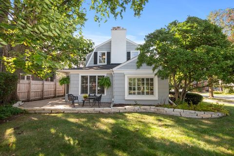Tiny photo for 4016 Linden Avenue, Western Springs, IL 60558 (MLS # 12486740)