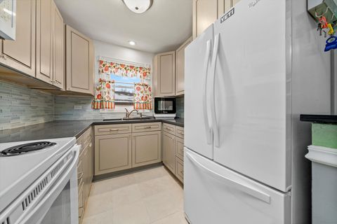 Tiny photo for 7102 W 107th Street #3F, Worth, IL 60482 (MLS # 12544340)