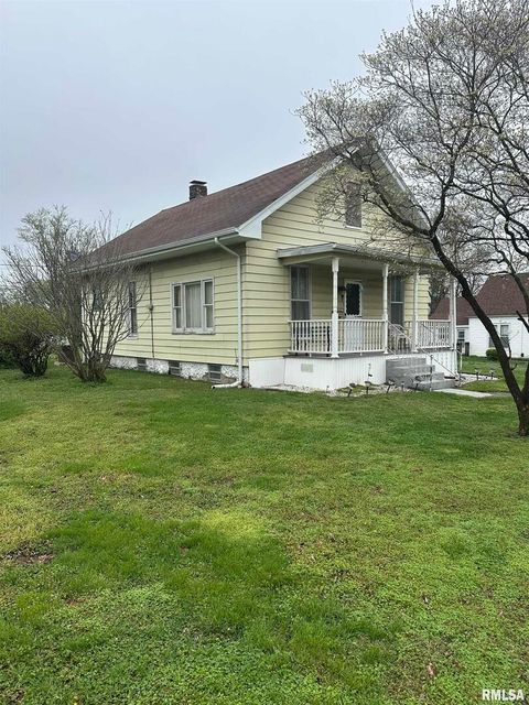 Tiny photo for 402 E Keyes Street, Duquoin, IL 62832 (MLS # EB457429)